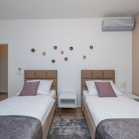 Luxury Apartments - La Vir 1 & 2 Εξωτερικό φωτογραφία