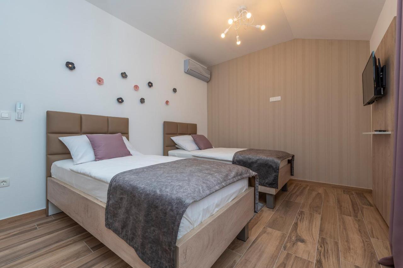 Luxury Apartments - La Vir 1 & 2 Εξωτερικό φωτογραφία