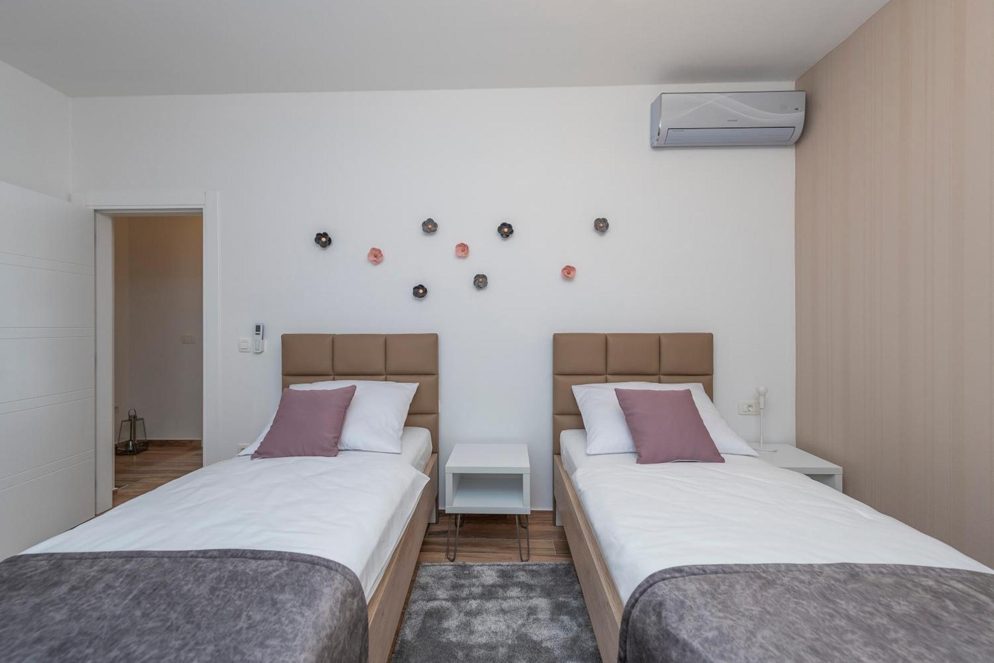 Luxury Apartments - La Vir 1 & 2 Εξωτερικό φωτογραφία