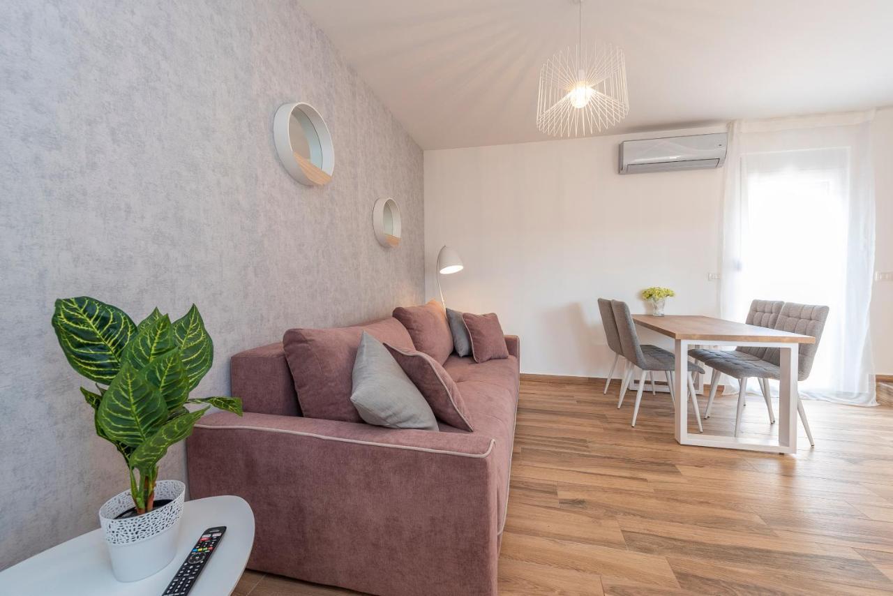 Luxury Apartments - La Vir 1 & 2 Εξωτερικό φωτογραφία